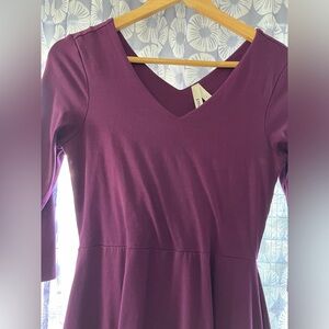 PACT Clothing V-neck Midi Dress in Winterberry size Medium